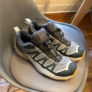 Salomon Gray Padded Shoe Interior with Size Tag